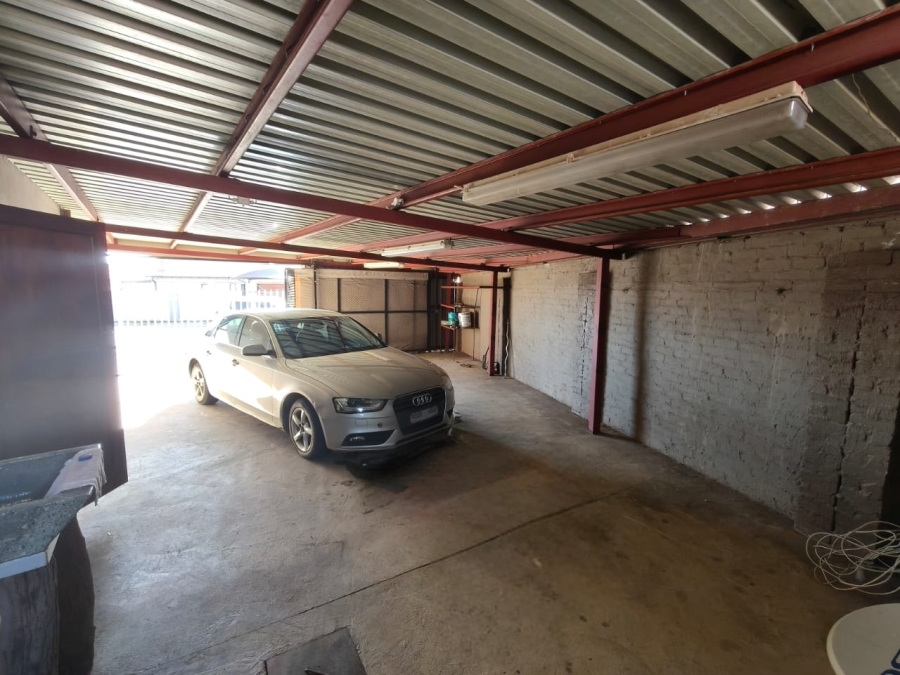 3 Bedroom Property for Sale in Waterkloof East North West
